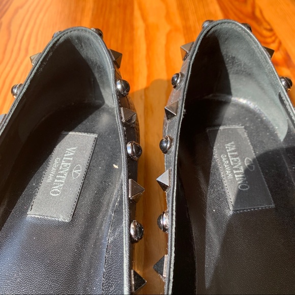 Valentino Garavani Rockstud Black Leather Flats - Picture 4 of 15